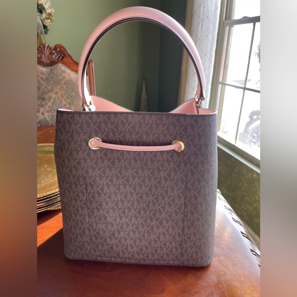 Authentic Michael Kors brand new without tags purse